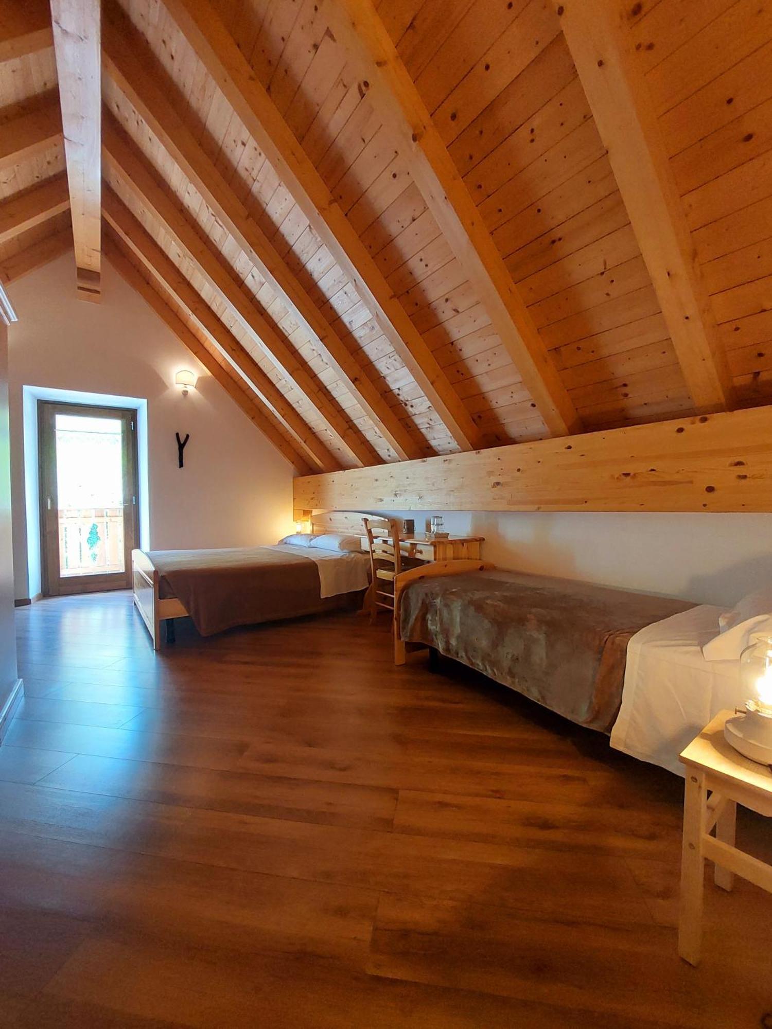 Rifugio Fornas Hotell Tolmezzo Rum bild